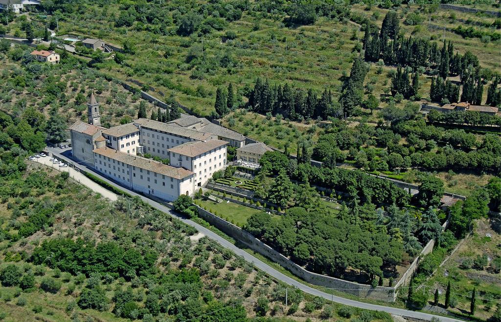 Hotel Oasi Neumann Кортона Экстерьер фото